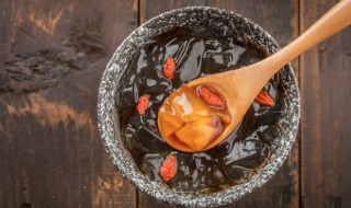 宇峰白凉粉是什么原料做的（宇峰白凉粉怎么做好吃）