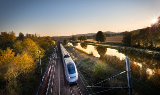 高铁地标怎么看颜色 高铁地标看哪个颜色